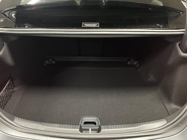 Ｃクラス Ｃ２００アバンギャルド　ＡＭＧラインパッケージ　認定中古車２年保証　レザーエクスクルーシブパッケージ　ＡＭＧラインパッケージ　レーダーセーフティパッケージ　３６０°カメラシステム　アップルカープレイ　メモリー付きパワーシート（9枚目）