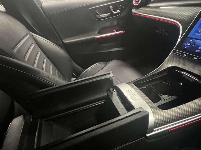 Ｃクラス Ｃ２００アバンギャルド　ＡＭＧラインパッケージ　認定中古車２年保証　レザーエクスクルーシブパッケージ　ＡＭＧラインパッケージ　レーダーセーフティパッケージ　３６０°カメラシステム　アップルカープレイ　メモリー付きパワーシート（20枚目）