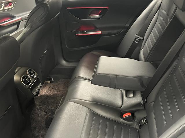 Ｃクラス Ｃ２００アバンギャルド　ＡＭＧラインパッケージ　認定中古車２年保証　レザーエクスクルーシブパッケージ　ＡＭＧラインパッケージ　レーダーセーフティパッケージ　３６０°カメラシステム　アップルカープレイ　メモリー付きパワーシート（24枚目）