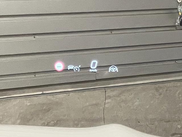 Cクラス C200アバンギャルド AMGラインパッケージ 認定中古車 レーダーセーフティPKG AMGライン レザーエクスクルーシブPKG パノラマ オパリスホワイト MBUX ヘッドアップディスプレイ 360度カメラ 自動開閉トランク ワイヤレスチャージャ(12枚目)