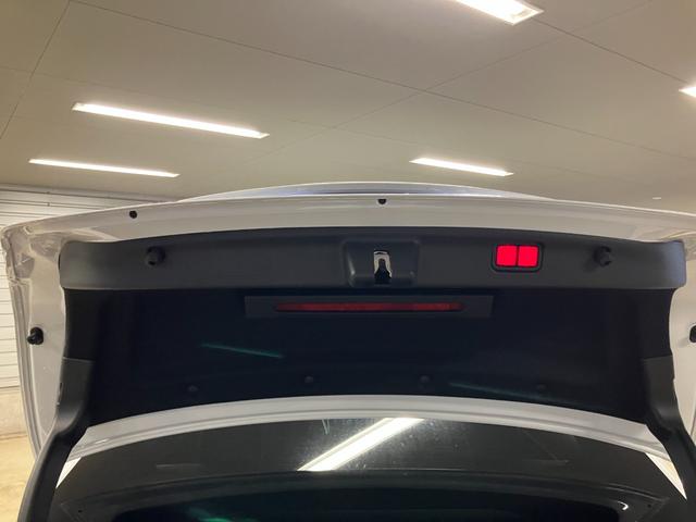 Cクラス C200アバンギャルド AMGラインパッケージ 認定中古車 レーダーセーフティPKG AMGライン レザーエクスクルーシブPKG パノラマ オパリスホワイト MBUX ヘッドアップディスプレイ 360度カメラ 自動開閉トランク ワイヤレスチャージャ(38枚目)