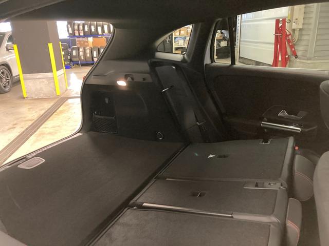 ＥＱＡ ＥＱＡ２５０＋　ＡＭＧラインパッケージ　新車保証継承　弊社デモカー　３６０°カメラ　ワイヤレスチャージャー　フットトランクオープナー　メモリー付きパワーシート　シートヒーター　アンビエントライト（６４色）　純正前後ドライブレコーダー（13枚目）