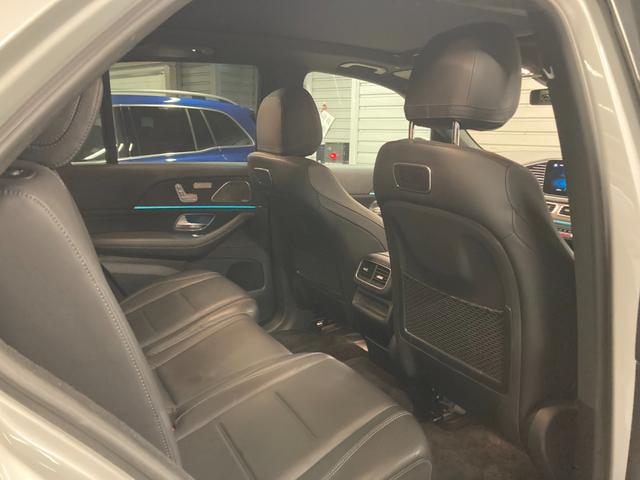 メルセデス・ベンツ［認定中古車］は、メルセデス・ベンツ日本株式会社が認定するメーカー保証制度が適用される中古車です。これは正規販売店のみで認められた保証制度です。