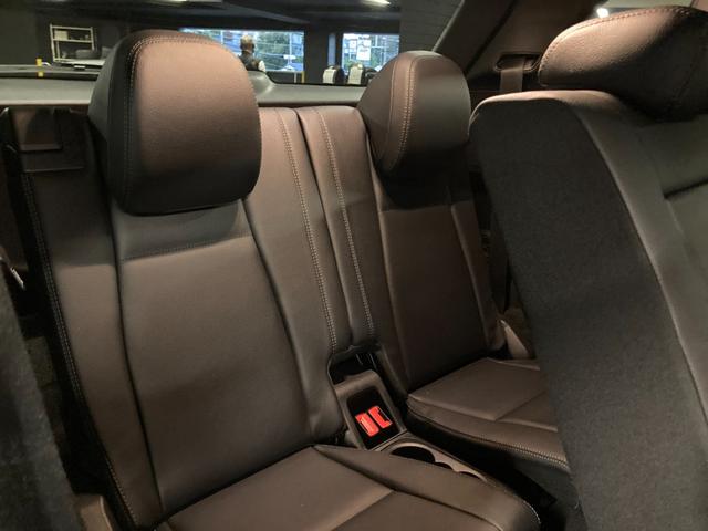 メルセデス・ベンツの定める厳しい基準をクリアしたお車のみをご案内させて頂きます。納車前整備はメーカー規定に基づき１００項目以上にも及ぶ点検を熟練のメカニックによって行いご納車させて頂きます。