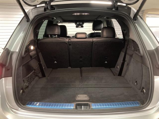 納車前整備は、メルセデスベンツ国際認定メカニックによる最新の検査ライン等の施設が充実した当社工場で入念に行います。メルセデス・ベンツの定める厳しい基準をクリアしたお車のみをご案内させて頂きます。