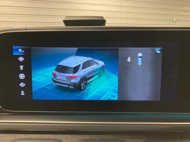 新社屋となり、潤沢な在庫数を保有。屋根付き駐車場のため、雨の日でもお気軽にお立ち寄りくださいませ。無料通話からお電話いただければご要望を元に最適なご提案をいたします。