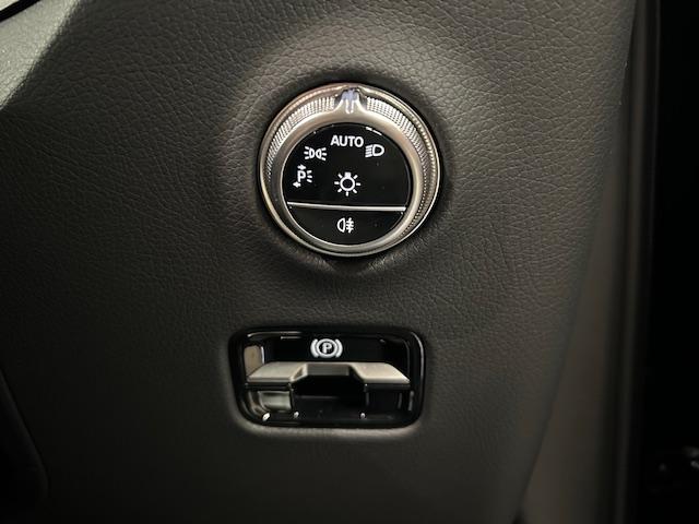 「シャーシは、エンジンよりも早く。」このことは、メルセデスが単なるエンジンのパワーだけを追い求めていない証拠です。シャーシの性能がお車の根幹なのです。