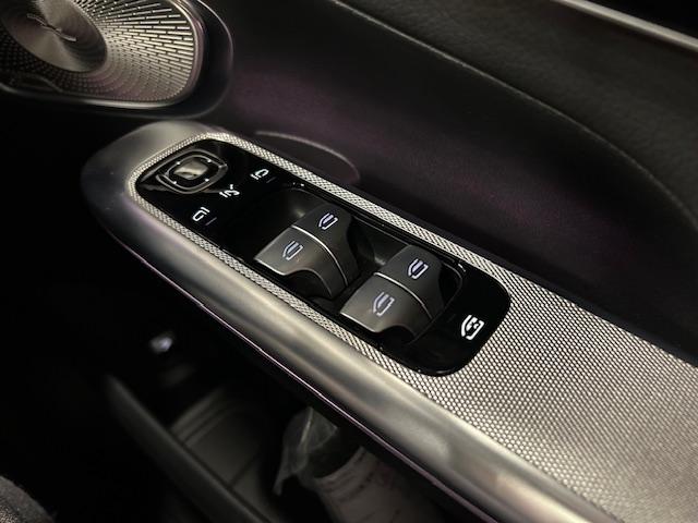 自動車保険に関してもお任せください。知識・経験豊富なスタッフが揃っておりますので万が一の際にきっとお役に立てるかと存じます。ブランド保険と併せて最適なご提案をいたします。