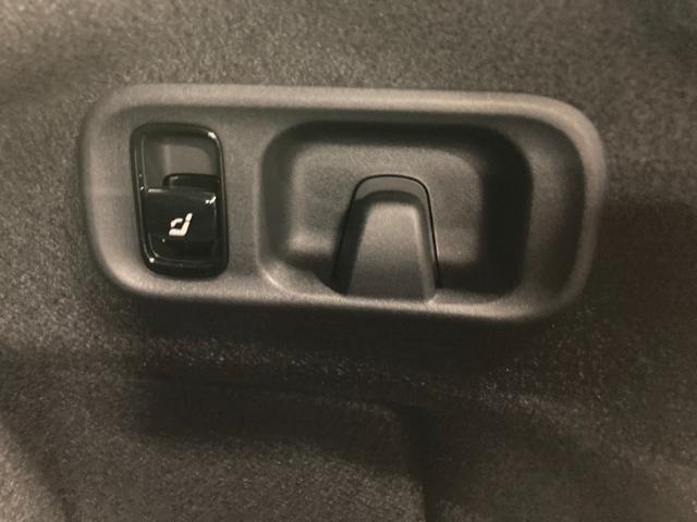 Cクラス C200 スポーツ(46枚目)