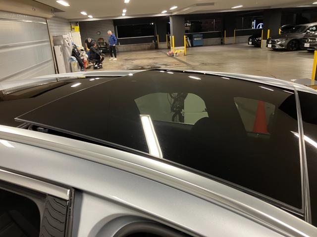 新社屋となり、潤沢な在庫数を保有。屋根付き駐車場のため、雨の日でもお気軽にお立ち寄りくださいませ。無料通話からお電話いただければご要望を元に最適なご提案をいたします。