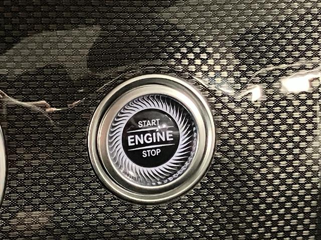 総在庫で６００台ほどの取り扱いがございます。ＮＥＴに掲載のない車両でも、当社デモカー使用の車両やメーカーで使用していた車両などもご紹介ができます。新型モデルもお気軽にお問合せ下さいませ。