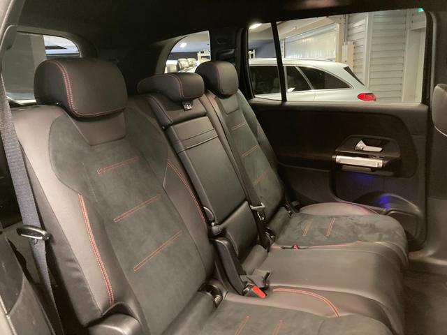 GLB GLB200d 4マチック AMGラインパッケージ 認定中古車保証付き AMGライン 360°カメラシステム 3列目シート ルーフレール デジタルコックピットディスプレイ フットトランクオープナー アンビエントライト(64色) ワイヤレスチャージング(9枚目)