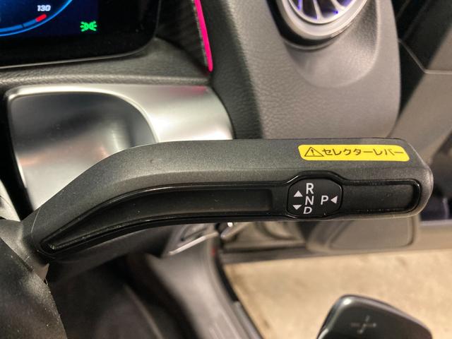 GLB GLB200d 4マチック AMGラインパッケージ 認定中古車保証付き AMGライン 360°カメラシステム 3列目シート ルーフレール デジタルコックピットディスプレイ フットトランクオープナー アンビエントライト(64色) ワイヤレスチャージング(19枚目)