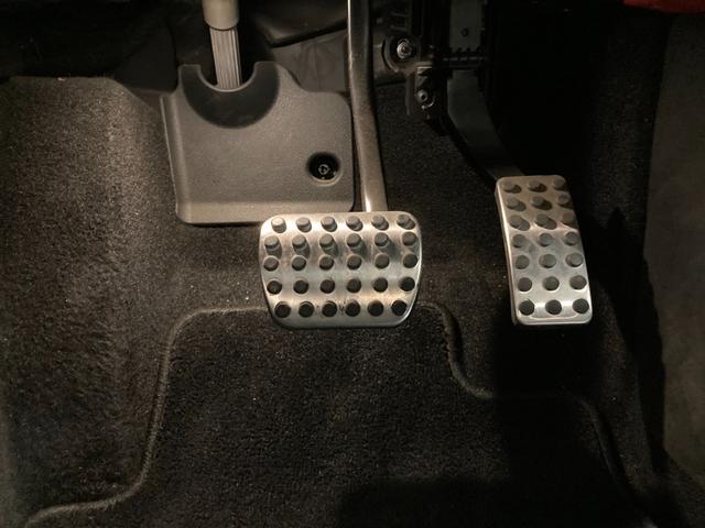 GLB GLB200d 4マチック AMGラインパッケージ 認定中古車保証付き AMGライン 360°カメラシステム 3列目シート ルーフレール デジタルコックピットディスプレイ フットトランクオープナー アンビエントライト(64色) ワイヤレスチャージング(27枚目)