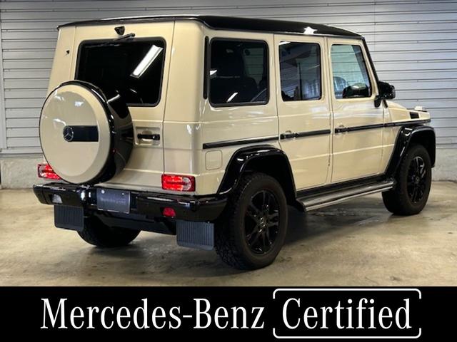 Gクラス G350d ヘリテージエディション 認定中古車 ライトアイボリー ディストロニック ブラインドスポット 18インチ専用AW ナイトPKG 本革シート サンルーフ 前席・後席シートヒーター 前席パワーシート センターコンソール専用プレート(4枚目)