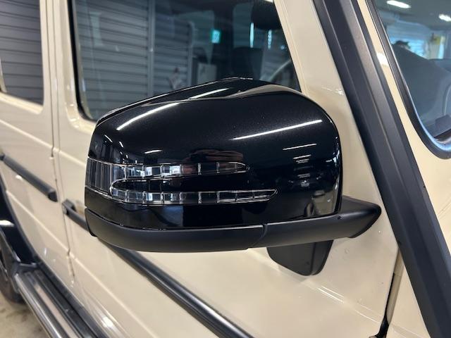 Gクラス G350d ヘリテージエディション 認定中古車 ライトアイボリー ディストロニック ブラインドスポット 18インチ専用AW ナイトPKG 本革シート サンルーフ 前席・後席シートヒーター 前席パワーシート センターコンソール専用プレート(20枚目)