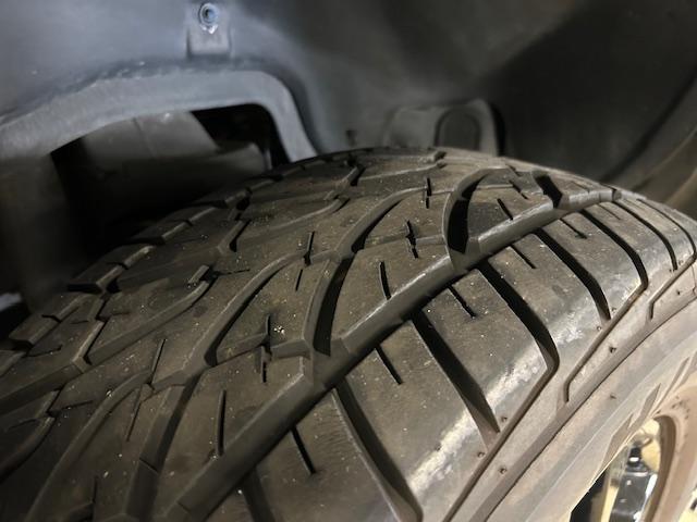 Gクラス G350d ヘリテージエディション 認定中古車 ライトアイボリー ディストロニック ブラインドスポット 18インチ専用AW ナイトPKG 本革シート サンルーフ 前席・後席シートヒーター 前席パワーシート センターコンソール専用プレート(22枚目)