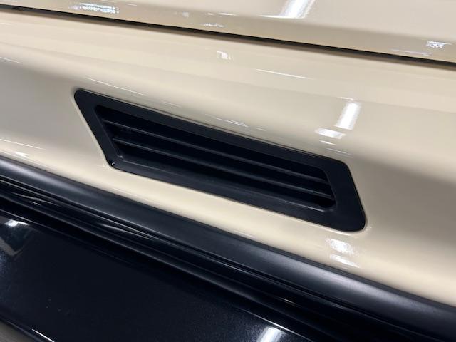 Gクラス G350d ヘリテージエディション 認定中古車 ライトアイボリー ディストロニック ブラインドスポット 18インチ専用AW ナイトPKG 本革シート サンルーフ 前席・後席シートヒーター 前席パワーシート センターコンソール専用プレート(30枚目)