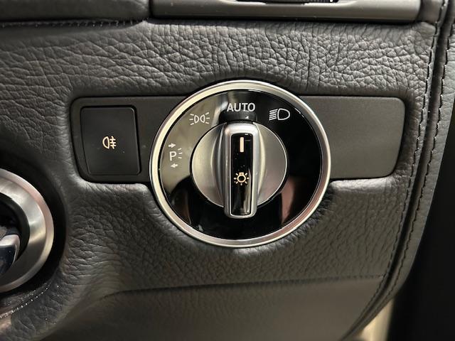 Gクラス G350d ヘリテージエディション 認定中古車 ライトアイボリー ディストロニック ブラインドスポット 18インチ専用AW ナイトPKG 本革シート サンルーフ 前席・後席シートヒーター 前席パワーシート センターコンソール専用プレート(38枚目)