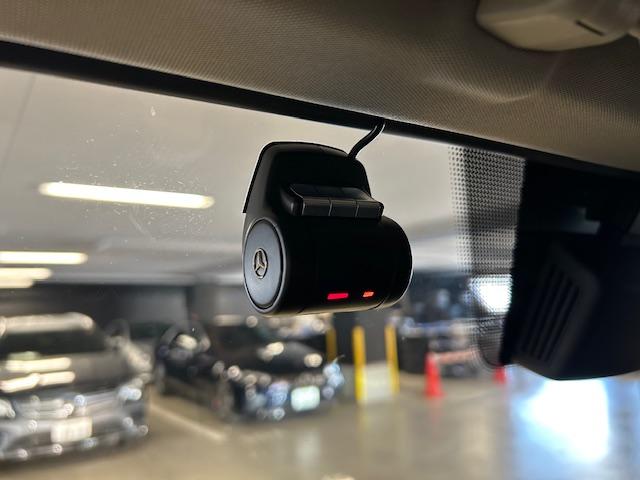 Gクラス G350d ヘリテージエディション 認定中古車 ライトアイボリー ディストロニック ブラインドスポット 18インチ専用AW ナイトPKG 本革シート サンルーフ 前席・後席シートヒーター 前席パワーシート センターコンソール専用プレート(41枚目)