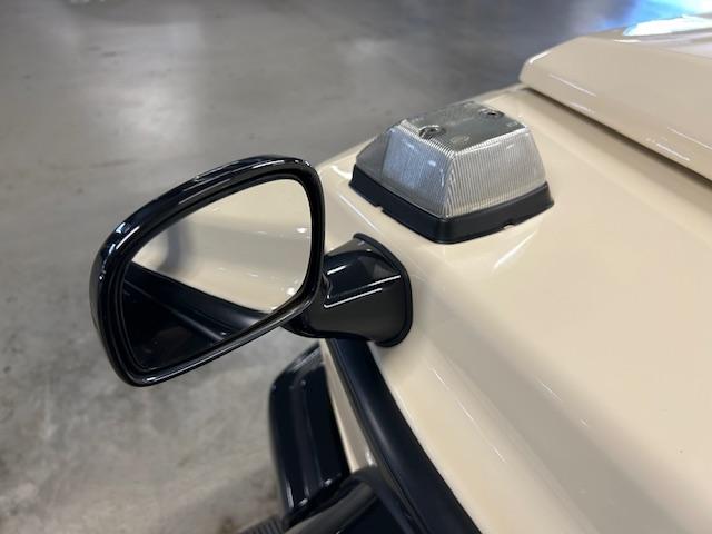 Gクラス G350d ヘリテージエディション 認定中古車 ライトアイボリー ディストロニック ブラインドスポット 18インチ専用AW ナイトPKG 本革シート サンルーフ 前席・後席シートヒーター 前席パワーシート センターコンソール専用プレート(50枚目)