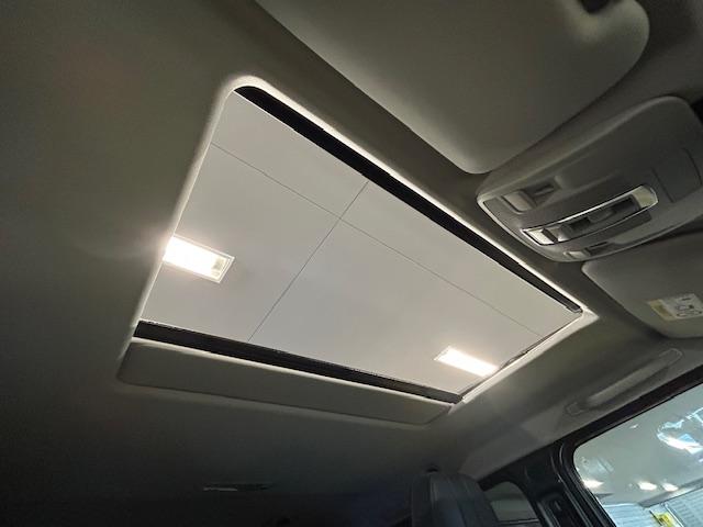 Gクラス G350d ヘリテージエディション 認定中古車 ライトアイボリー ディストロニック ブラインドスポット 18インチ専用AW ナイトPKG 本革シート サンルーフ 前席・後席シートヒーター 前席パワーシート センターコンソール専用プレート(52枚目)