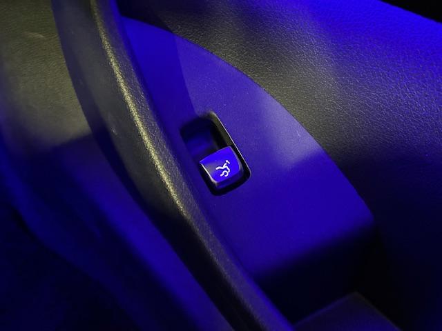 Eクラス E200 クーペ スポーツ 認定中古車 弊社ユーザー様お下取り レーダーセーフティPKG レザーPKG パノラマ オブシディアンブラック 前席パワーシート シートヒーター ブルメスターサウンド 360度カメラ(21枚目)