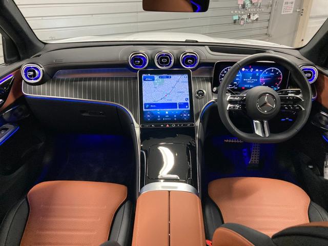 GLC GLC220d 4マチック ドライバーズパッケージ 元弊社デモカー ブラウン本革シート ブルメスター 360度カメラ シートベンチレーター シートヒーター 前後純正ドラレコ サンルーフ アンビエントライト ヘッドアップディスプレイ ETC MBUX(5枚目)