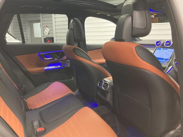 GLC GLC220d 4マチック ドライバーズパッケージ 元弊社デモカー ブラウン本革シート ブルメスター 360度カメラ シートベンチレーター シートヒーター 前後純正ドラレコ サンルーフ アンビエントライト ヘッドアップディスプレイ ETC MBUX(8枚目)