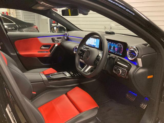 Aクラスセダン A200d セダン AMGラインパッケージ 認定中古車 弊社デモカー AMGライン レザーエクスクルーシブPKG 前席パワーシート シートヒーター 本革赤黒シート MBUX ワイヤレスチャージャー アンビエントライト64色 前後純正ドラレコ(7枚目)