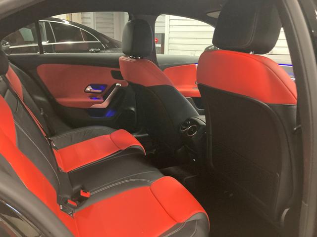 Aクラスセダン A200d セダン AMGラインパッケージ 認定中古車 弊社デモカー AMGライン レザーエクスクルーシブPKG 前席パワーシート シートヒーター 本革赤黒シート MBUX ワイヤレスチャージャー アンビエントライト64色 前後純正ドラレコ(8枚目)