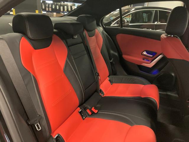 Aクラスセダン A200d セダン AMGラインパッケージ 認定中古車 弊社デモカー AMGライン レザーエクスクルーシブPKG 前席パワーシート シートヒーター 本革赤黒シート MBUX ワイヤレスチャージャー アンビエントライト64色 前後純正ドラレコ(9枚目)