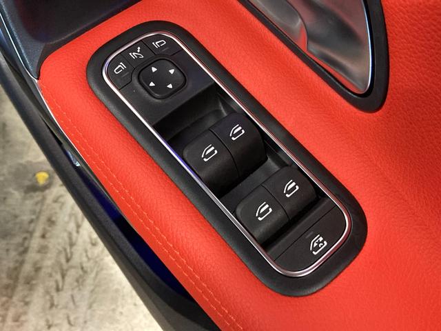 Aクラスセダン A200d セダン AMGラインパッケージ 認定中古車 弊社デモカー AMGライン レザーエクスクルーシブPKG 前席パワーシート シートヒーター 本革赤黒シート MBUX ワイヤレスチャージャー アンビエントライト64色 前後純正ドラレコ(13枚目)