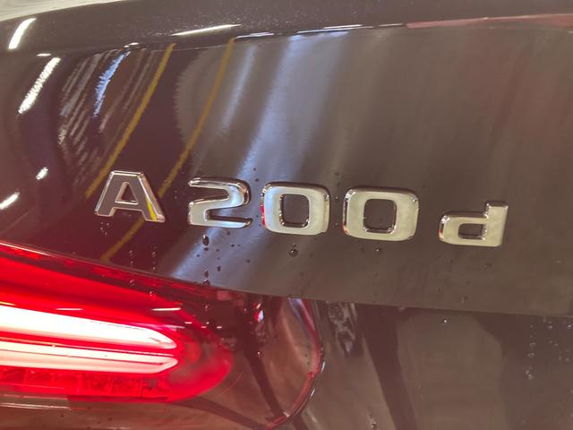 Aクラスセダン A200d セダン AMGラインパッケージ 認定中古車 弊社デモカー AMGライン レザーエクスクルーシブPKG 前席パワーシート シートヒーター 本革赤黒シート MBUX ワイヤレスチャージャー アンビエントライト64色 前後純正ドラレコ(22枚目)