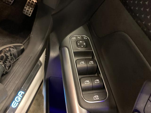 EQA EQA250+ AMGラインパッケージ 認定中古車 電気自動車 純正ドライブレコーダー 360度カメラ アンビエントライト シートヒーター 電動パワーシート ワイヤレス充電 オートライト 自動追従機能 ETC 急速充電 普通充電(24枚目)
