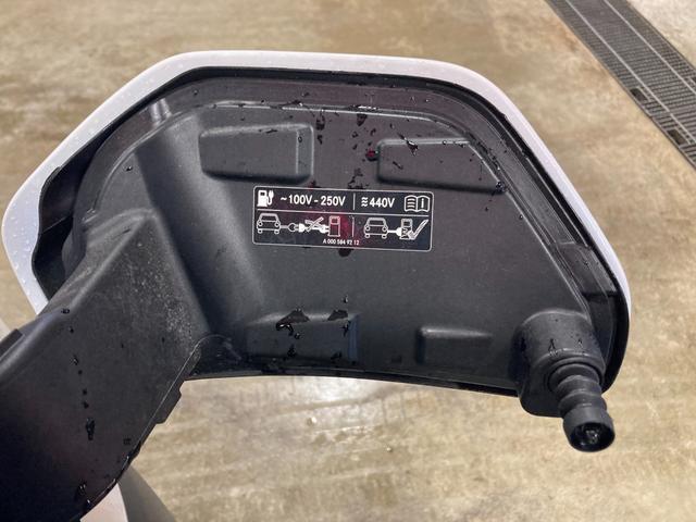 EQA EQA250+ AMGラインパッケージ 認定中古車 電気自動車 純正ドライブレコーダー 360度カメラ アンビエントライト シートヒーター 電動パワーシート ワイヤレス充電 オートライト 自動追従機能 ETC 急速充電 普通充電(54枚目)