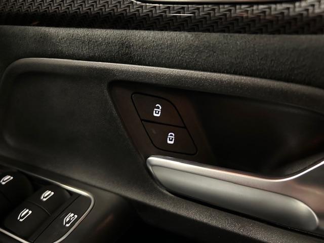 ＧＬＢ ＧＬＢ１８０　ＡＭＧラインパッケージ　新車保証継承　元弊社デモカー　ＡＭＧラインパッケージ　パノラミックスライディングルーフ　アダプティブダンピングシステム付サスペンション　プライバシーガラス　スポーツブレーキシステム（41枚目）