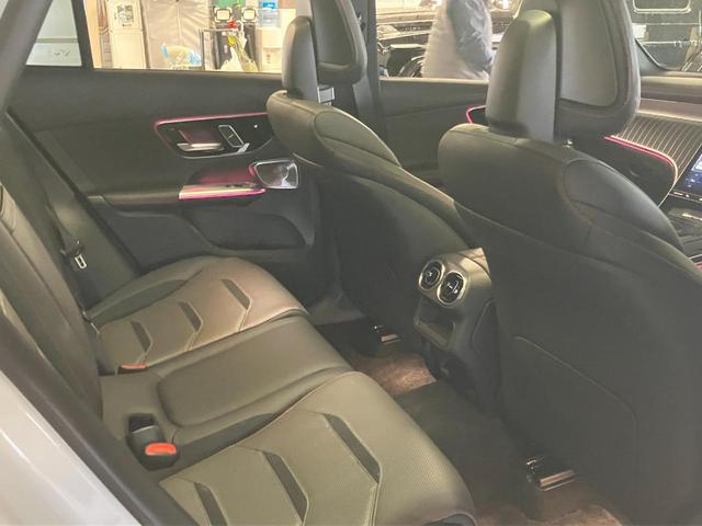 ＧＬＣ ＧＬＣ４３　４マチックＡＭＧレザエクスクルシブパケジ　新車保証継承　元弊社デモカー　ＡＭＧレザーエクスクルーシブパッケージ　パノラミックスライディングルーフ　本革シート　ヘッドアップ・ディスプレイ　Ｂｒｕｍｅｓｔｅｒ３Ｄサウンド　ステアリングヒーター（8枚目）