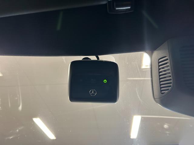 Ｃクラス Ｃ２００アバンギャルド　ＡＭＧラインパッケージ　認定中古車　レーダーセーフティＰＫＧ　ＡＭＧライン　レザーエクスクルーシブＰＫＧ　ベーシックＰＫＧ　オパリスホワイト　ヘッドアップディスプレイ　３６０度カメラ　本革シート　パワーシート　シートヒーター（31枚目）