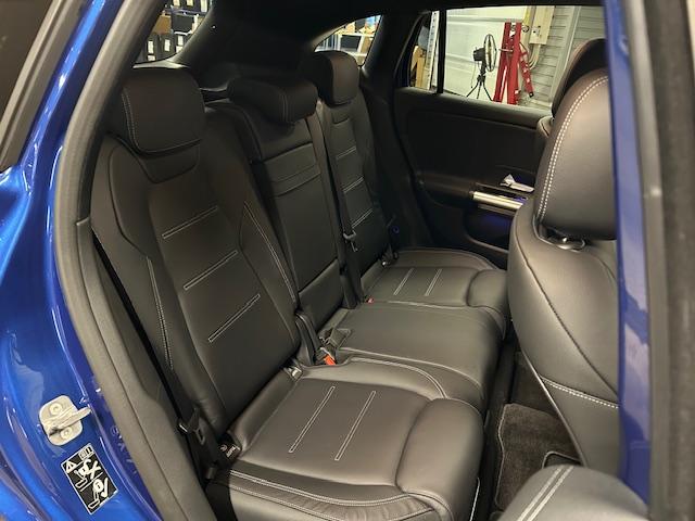 ＧＬＡクラス ＧＬＡ２００ｄ　４Ｍ　　ＡＭＧレザエクスクルーシブＰ　新車保証継承　弊社デモカー　ＡＭＧライン　レザーエクスクルーシブＰＫＧ　本革シート　スペクトラルブルー　ＭＢＵＸ　３６０度カメラ　パワーシート　シートヒーター　ワイヤレスチャージャー　純正ドラレコ（8枚目）