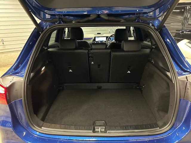 ＧＬＡクラス ＧＬＡ２００ｄ　４Ｍ　　ＡＭＧレザエクスクルーシブＰ　新車保証継承　弊社デモカー　ＡＭＧライン　レザーエクスクルーシブＰＫＧ　本革シート　スペクトラルブルー　ＭＢＵＸ　３６０度カメラ　パワーシート　シートヒーター　ワイヤレスチャージャー　純正ドラレコ（12枚目）