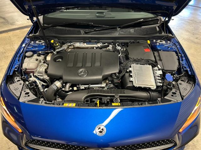 Ａクラスセダン Ａ２００ｄ　セダン　ＡＭＧラインパッケージ　新車保証継承　元弊社デモカー　ＡＭＧラインパッケージ　メモリー付きパワーシート　ＭＢＵＸ　ＡＲナビゲーション　スポーツエンジンサウンド　スポーツブレーキシステム　プライバシーガラス（24枚目）
