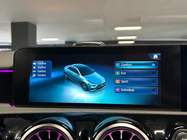 Ａクラスセダン Ａ２００ｄ　セダン　ＡＭＧラインパッケージ　新車保証継承　元弊社デモカー　ＡＭＧラインパッケージ　メモリー付きパワーシート　ＭＢＵＸ　ＡＲナビゲーション　スポーツエンジンサウンド　スポーツブレーキシステム　プライバシーガラス（56枚目）