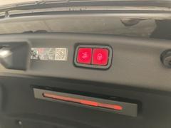 総在庫で６００台ほどの取り扱いがございます。ＮＥＴに掲載のない車両でも、当社デモカー使用の車両やメーカーで使用していた車両などもご紹介ができます。新型モデルもお気軽にお問合せ下さいませ。 6