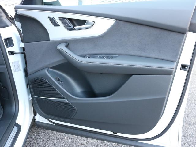 Ｑ８ ５５　ＴＦＳＩ　ｑｕａｔｔｒｏ（11枚目）