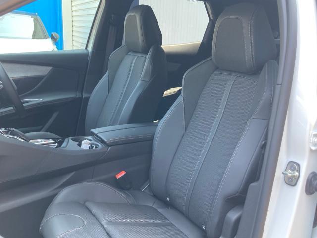 GT ブルーHDi パノラミックサンルーフ 純正ナビ ドラレコ前後 AppleCarPlay/AndroidAuto フロント&バックソナー ワイドバックアイカメラ アドバンスドグリップコントロール 新車保証継承付き(3枚目)