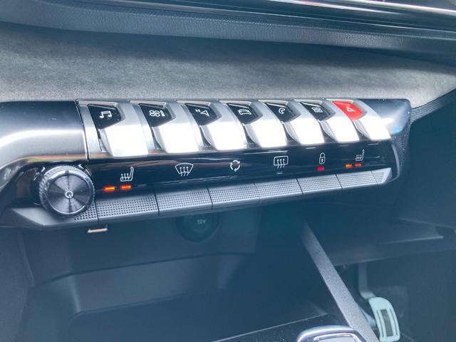 GT ブルーHDi パノラミックサンルーフ 純正ナビ ドラレコ前後 AppleCarPlay/AndroidAuto フロント&バックソナー ワイドバックアイカメラ アドバンスドグリップコントロール 新車保証継承付き(7枚目)