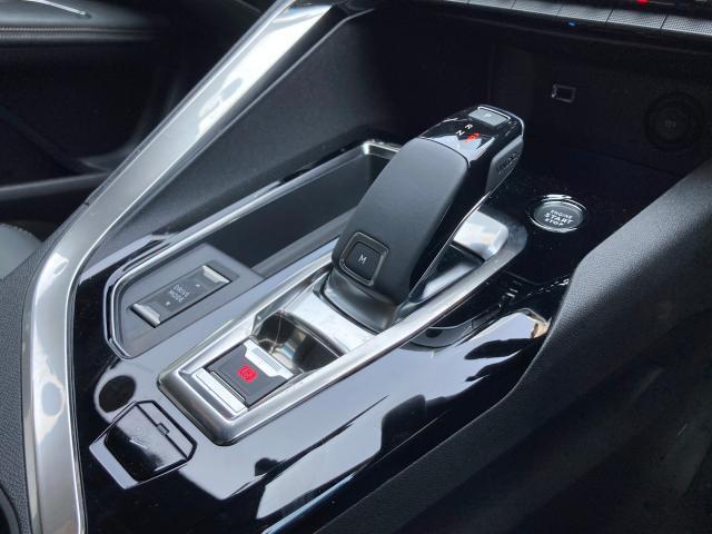 GT ブルーHDi パノラミックサンルーフ 純正ナビ ドラレコ前後 AppleCarPlay/AndroidAuto フロント&バックソナー ワイドバックアイカメラ アドバンスドグリップコントロール 新車保証継承付き(9枚目)