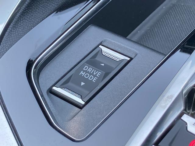 GT ブルーHDi パノラミックサンルーフ 純正ナビ ドラレコ前後 AppleCarPlay/AndroidAuto フロント&バックソナー ワイドバックアイカメラ アドバンスドグリップコントロール 新車保証継承付き(10枚目)