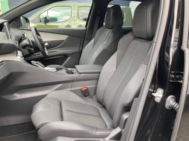 ３００８ ＧＴハイブリッド４　パークアシスト　フロントカメラ　パノラミックサンルーフ　ドラレコ前後　ＡｐｐｌｅＣａｒＰｌａｙ／ＡｎｄｒｏｉｄＡｕｔｏ　新車保証継承付き（9枚目）